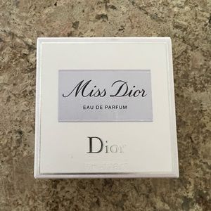 Brand new Miss Dior Eau de Parfum. 50 ml.